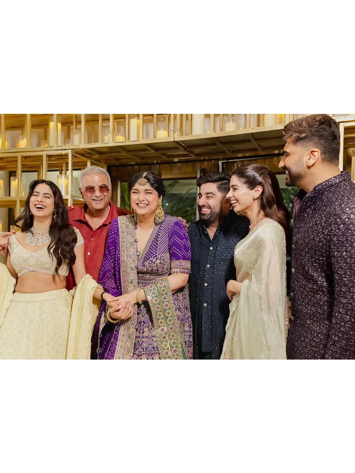 Janhvi at Anushula Rohan wedding (1)