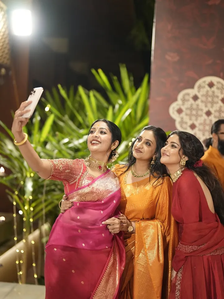 Navya Nair Kalyan Navaratri (16)