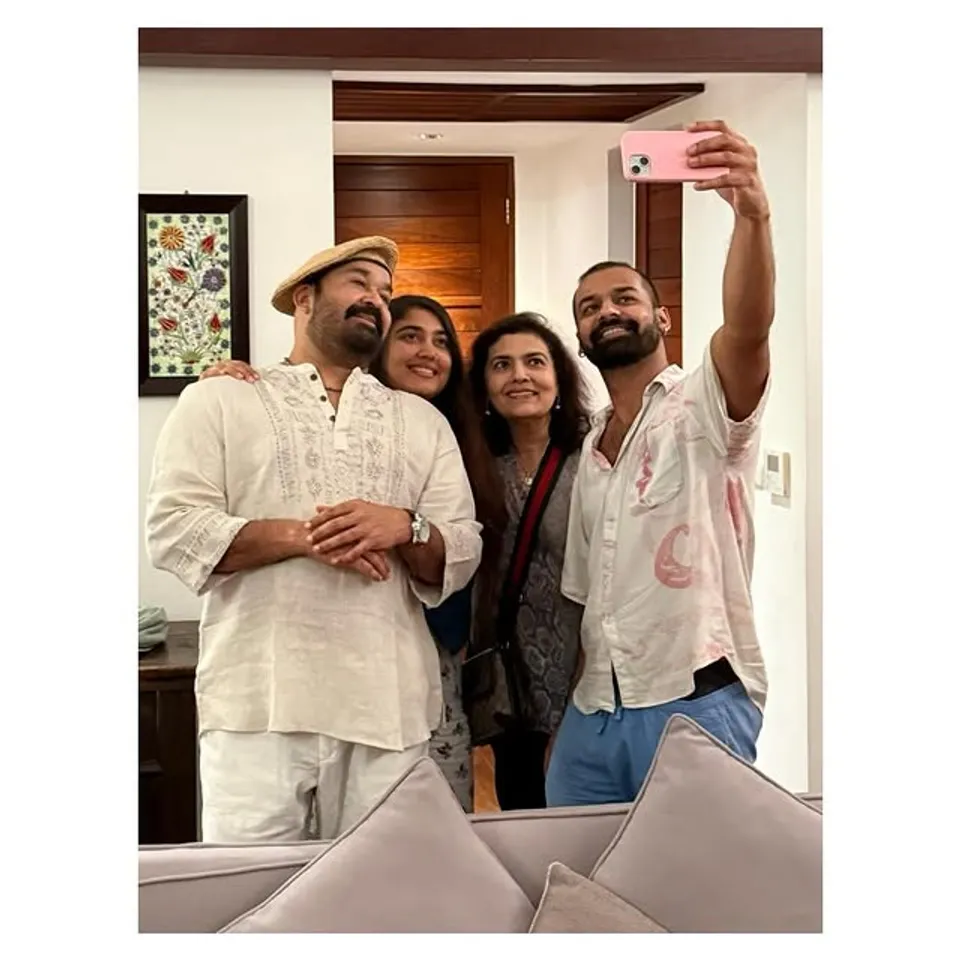 Vismaya Mohanlal (2)