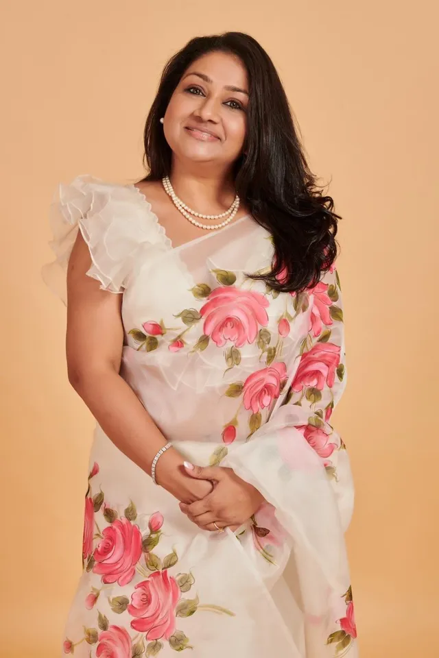 Dolly Jain Saree pics 10