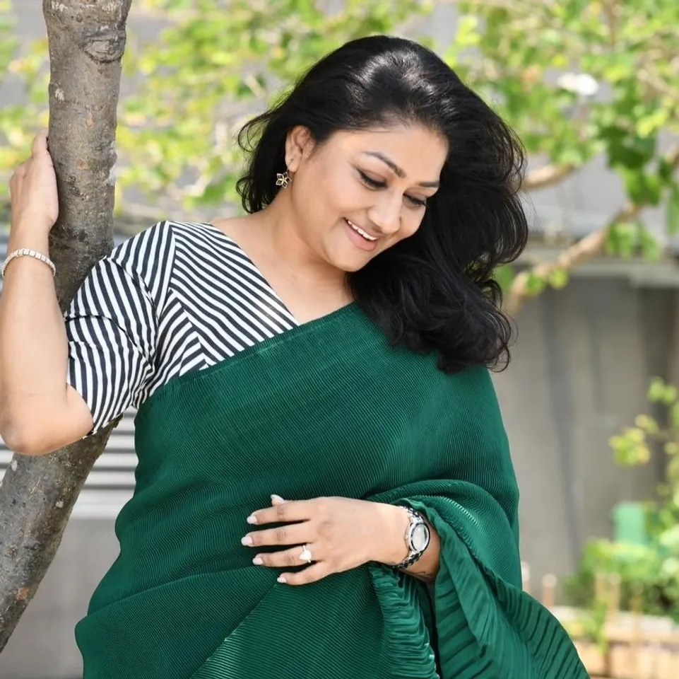 Dolly Jain Saree pics 4