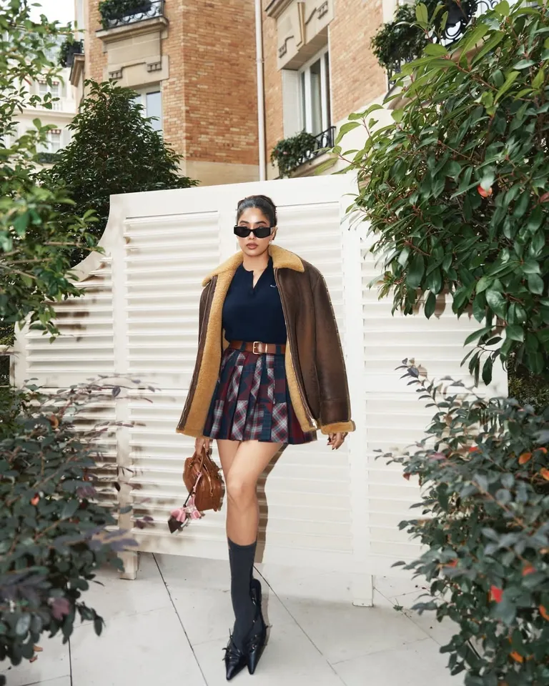 Janhvi Kapoor Shines At Paris Fashion Week