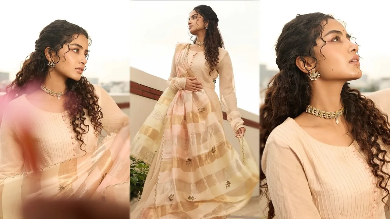 Anupama Parameswaran Latest FI