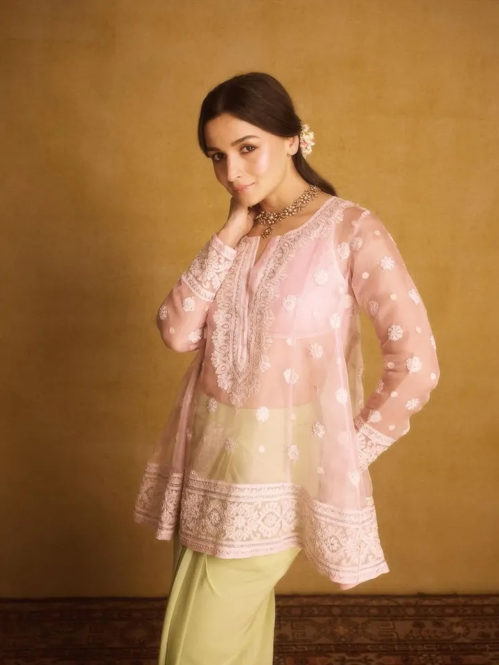 Alia Bhatt Diwal pics 1 (2)