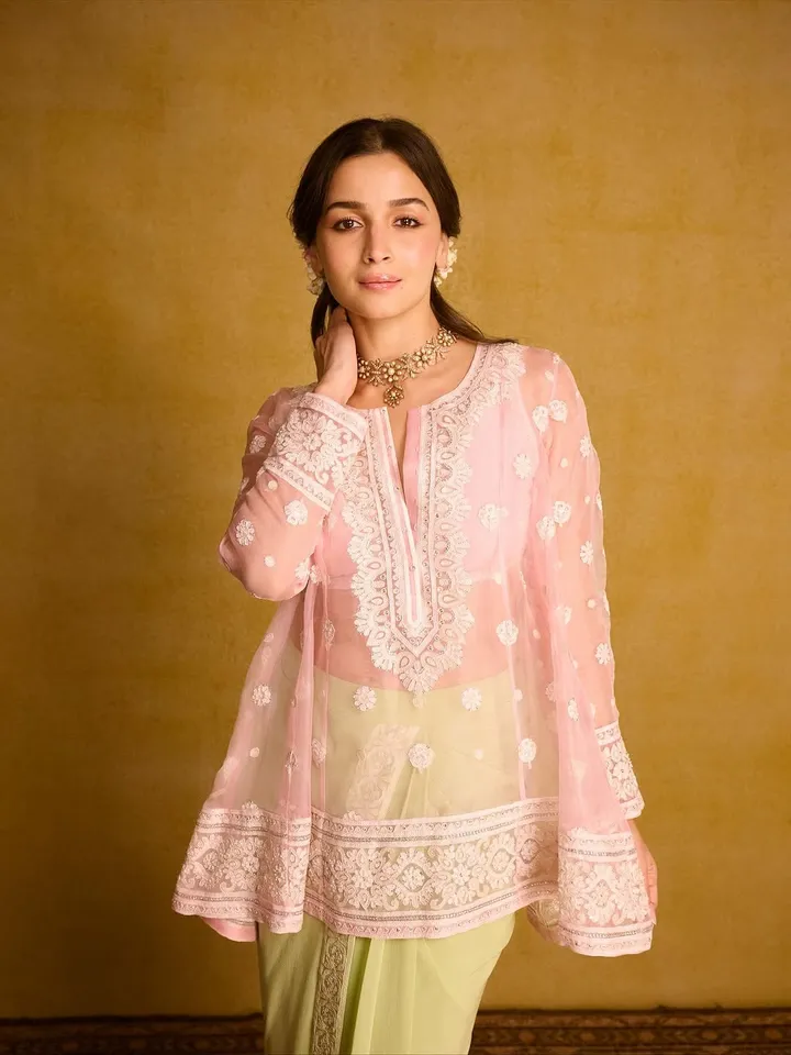 Alia Bhatt Diwal pics 1 (6)