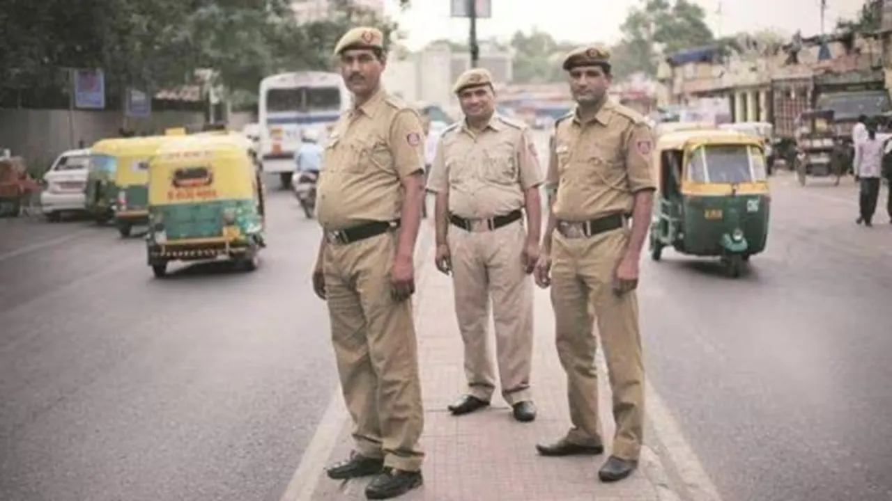 Delhi pol