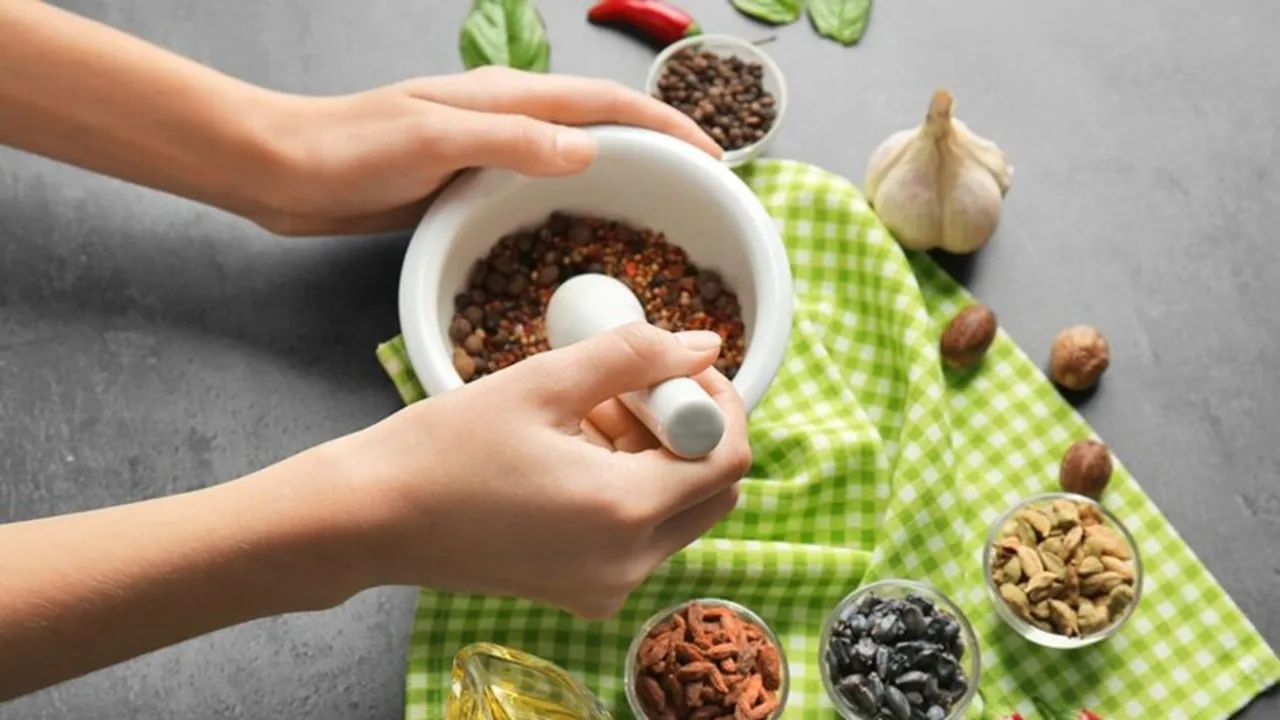 Home Tips To Control Blood Cholestrol  FI