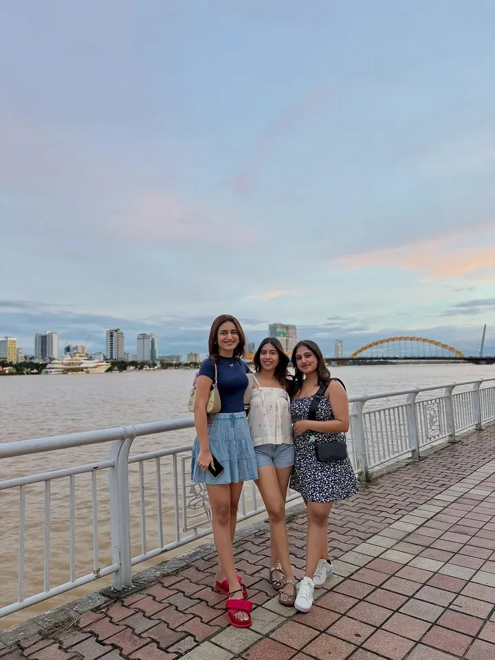 Priya Varrier Vietnam 3