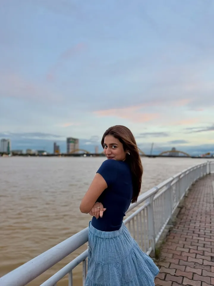 Priya Varrier Vietnam 8