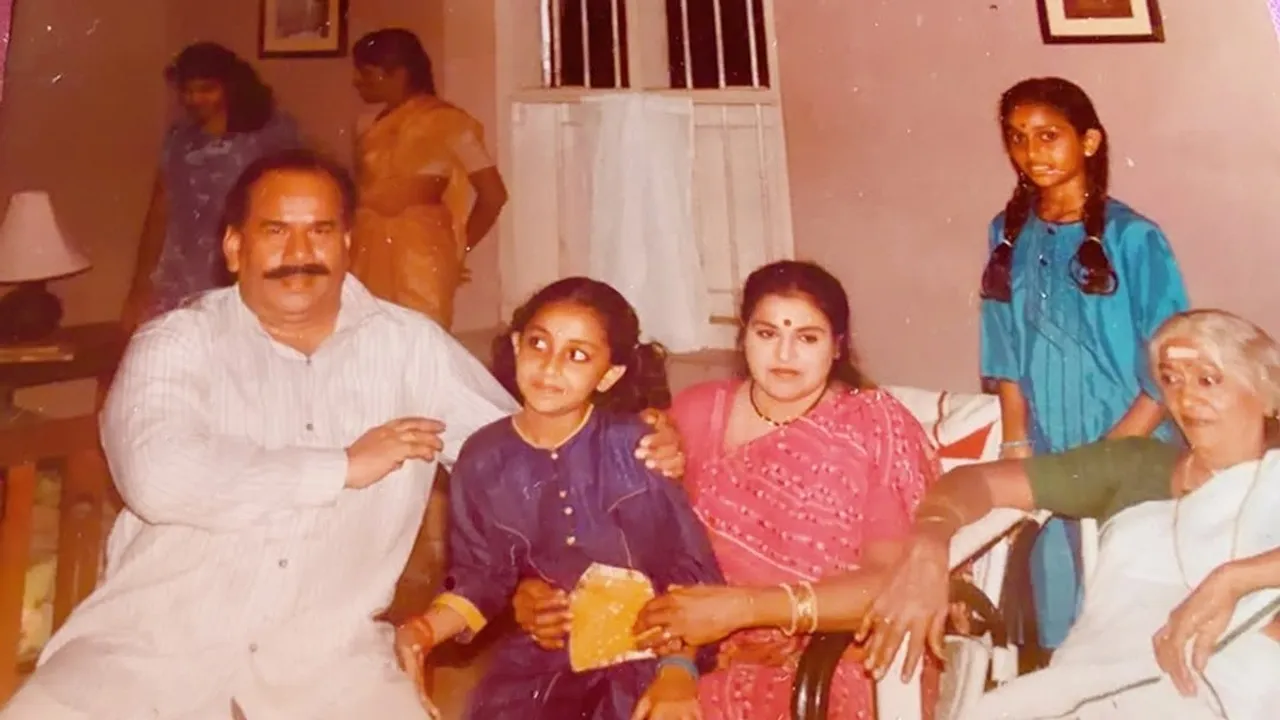 Nithya Das childhood photo