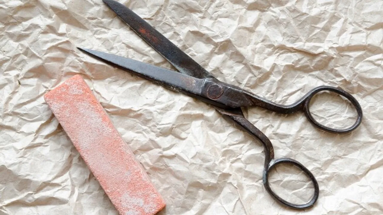 Sharpen Scissor