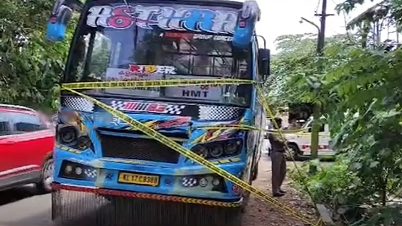 Bus conductor stabbed to death