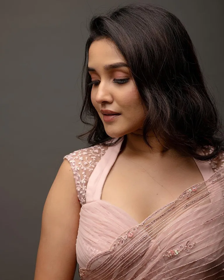 Anikha Surendran Saree Photos