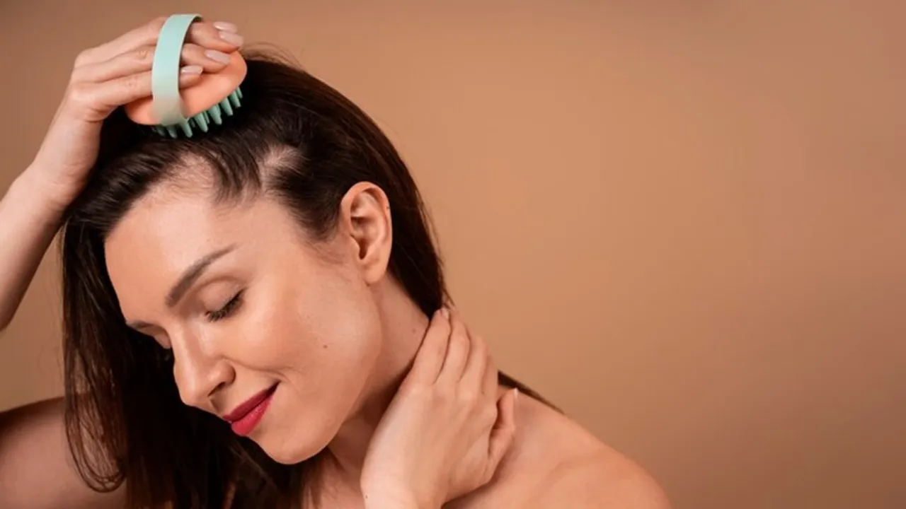 Coconut oil And Curry Leaves Hair Mask FI