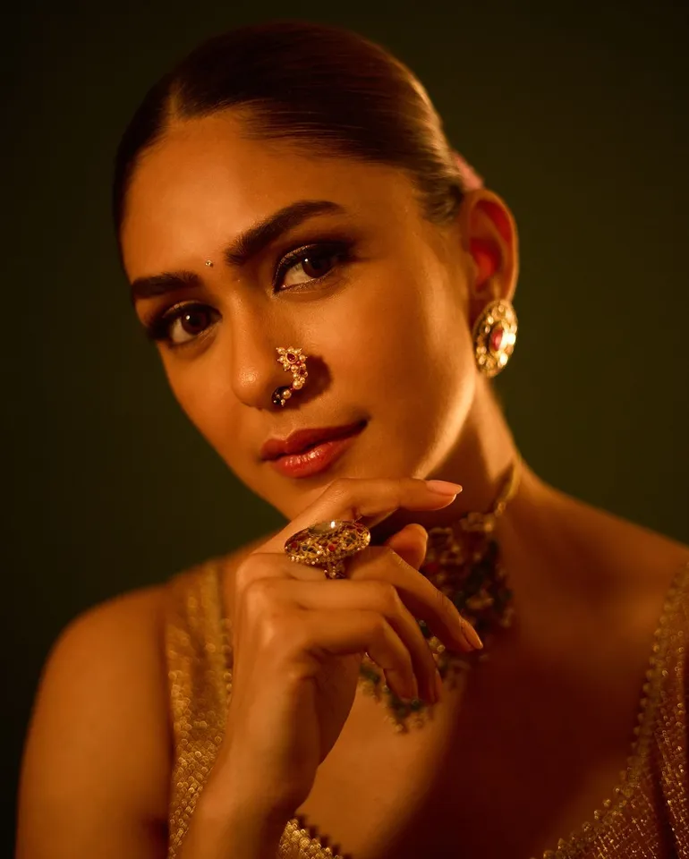 Mrunal Thakur 