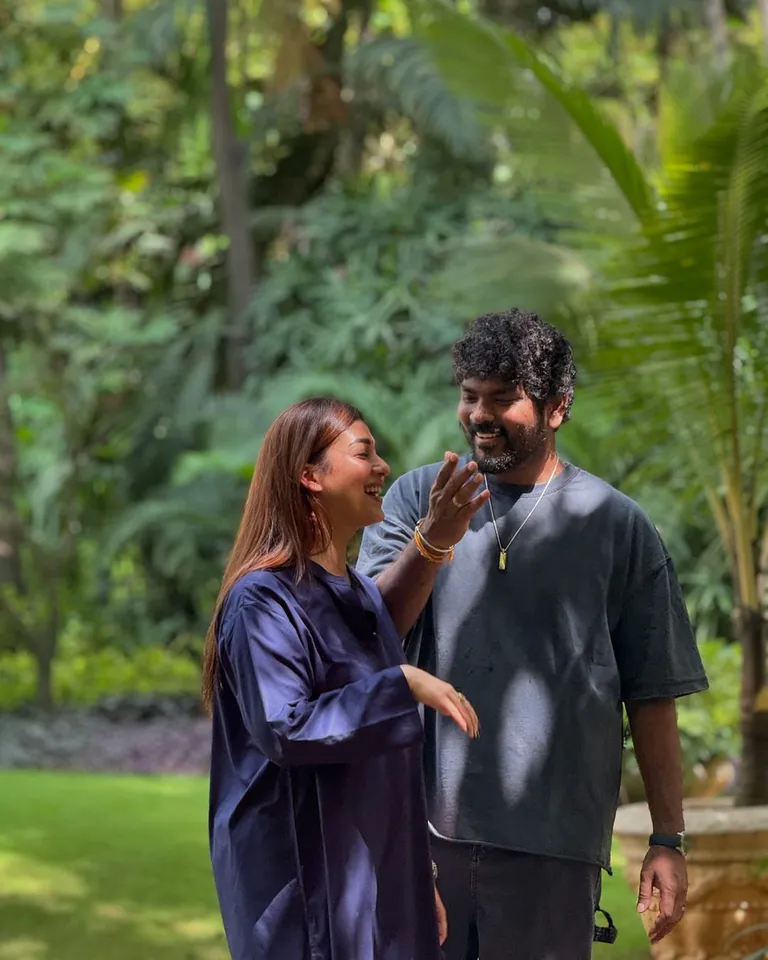 Nayanathara Vignesh Family Pic 