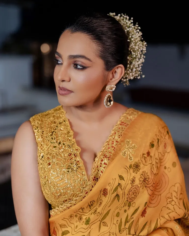 Parvathy Thiruvothu Saree Look 