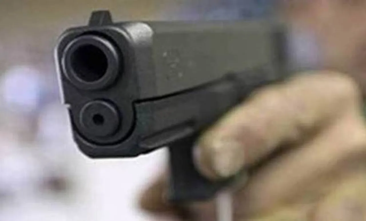 പ്രണയം തെളിയിക്കാൻ യുവമോർച്ച നേതാവ് സ്വയം വെടിവച്ചു