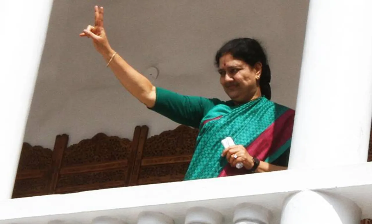 'എംഎല്‍എമാരെ കൊണ്ട് ശശികല വെള്ളപ്പേപ്പറില്‍ ഒപ്പിടുവിച്ചു'; പരാതിയുമായി എംഎല്‍എ രംഗത്ത്