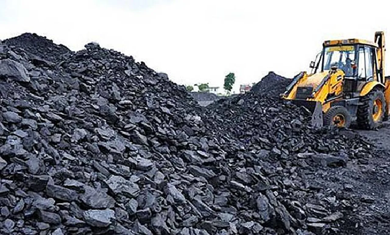 കല്‍ക്കരിപ്പാടം അഴിമതി: മുന്‍ സെക്രട്ടറി അടക്കം മൂന്ന് പ്രതികള്‍ക്ക് രണ്ട് വര്‍ഷം തടവ്