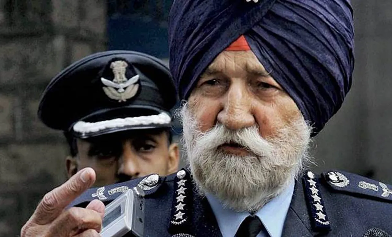 വ്യോമസേനയുടെ ഏക ഫൈവ് സ്റ്റാര്‍ മാ​ർ​ഷ​ൽ അ​ർ​ജ​ൻ സിം​ഗ് അന്തരിച്ചു