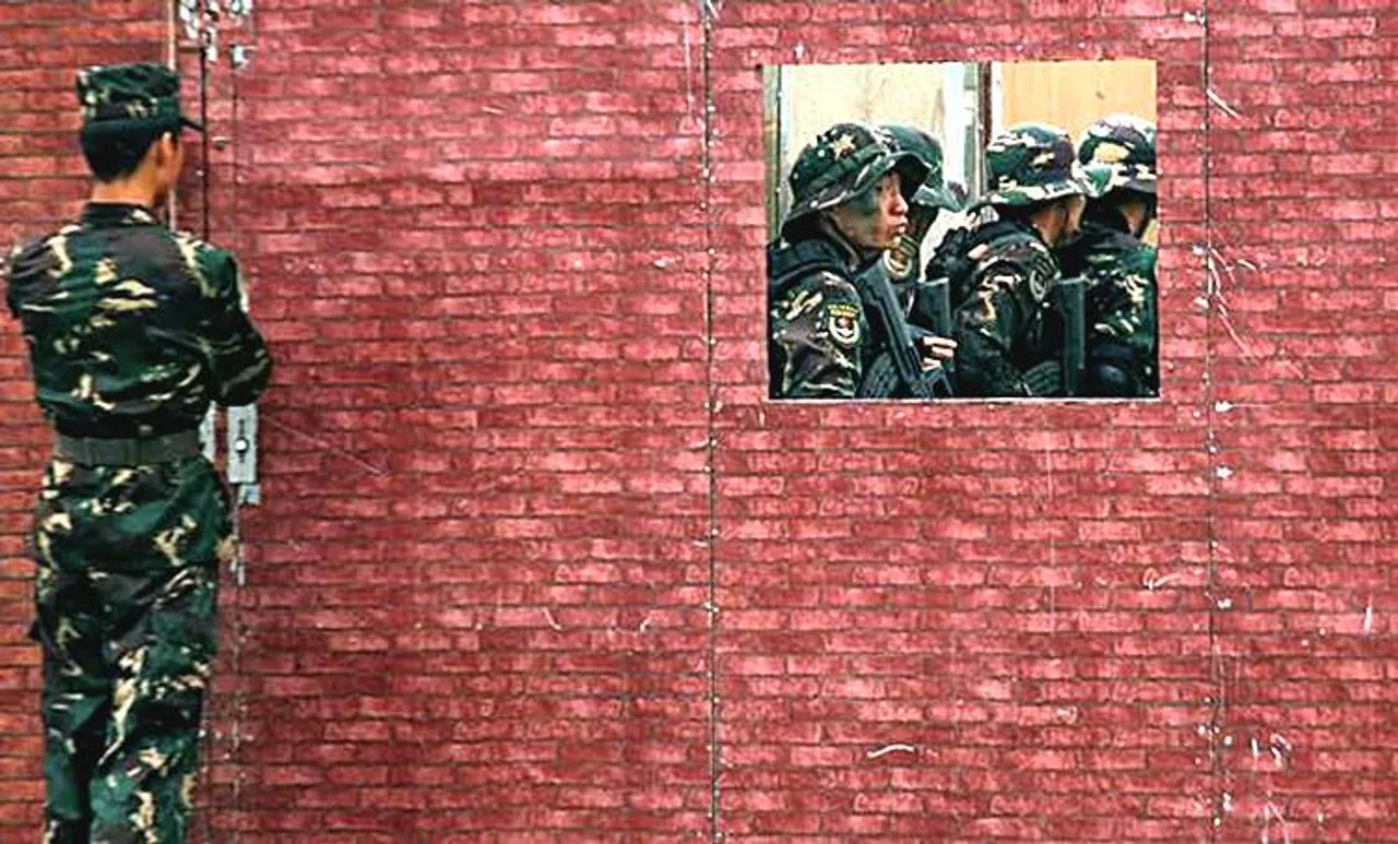 500 സൈനികരുടെ കാവലില്‍ ദോക് ലാം അതിര്‍ത്തിയില്‍ ചൈന വീണ്ടും റോഡ് പണി തുടങ്ങി