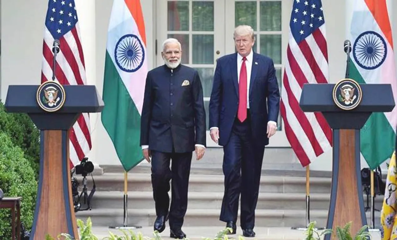narendra modi, pm modi, donald trump, modi trump meeting, modi in Manila, pm modi in manila, ASEAN summit, modi, trump, east asia summit, malcom turnbull, india china ties, latest news, indian express news, world news
