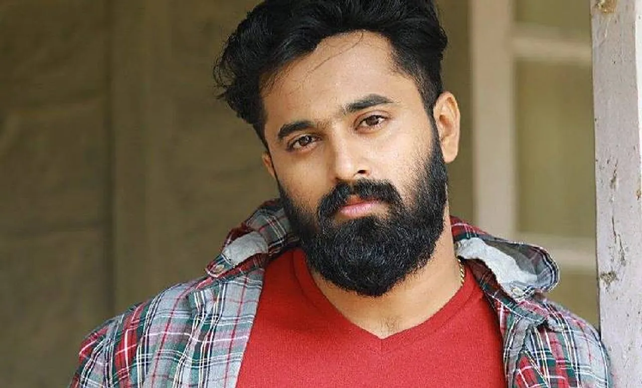 ഉണ്ണി മുകുന്ദന്റെ അഞ്ചു തലമുറയെ പ്രാകി നശിപ്പിക്കുമെന്ന് ആരാധിക; തനിക്ക് കാമുകി ഇല്ലെന്ന് നടന്റെ തുറന്നുപറച്ചില്‍