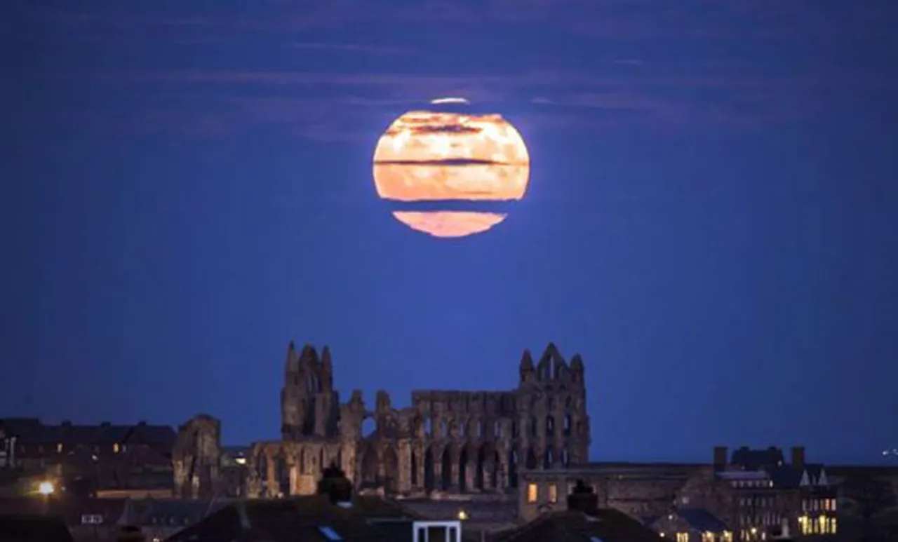 ആകാശപ്രേമികളെ വിസ്മയിപ്പിച്ച് സുപ്പര്‍മൂൺ