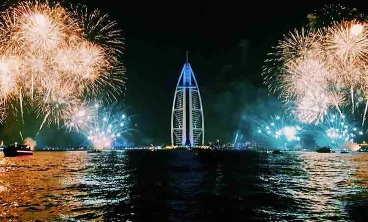 യു എ ഇയിലെ സർക്കാർ, സ്വകാര്യ മേഖലകളിലെ പുതുവത്സര അവധി പ്രഖ്യാപിച്ചു