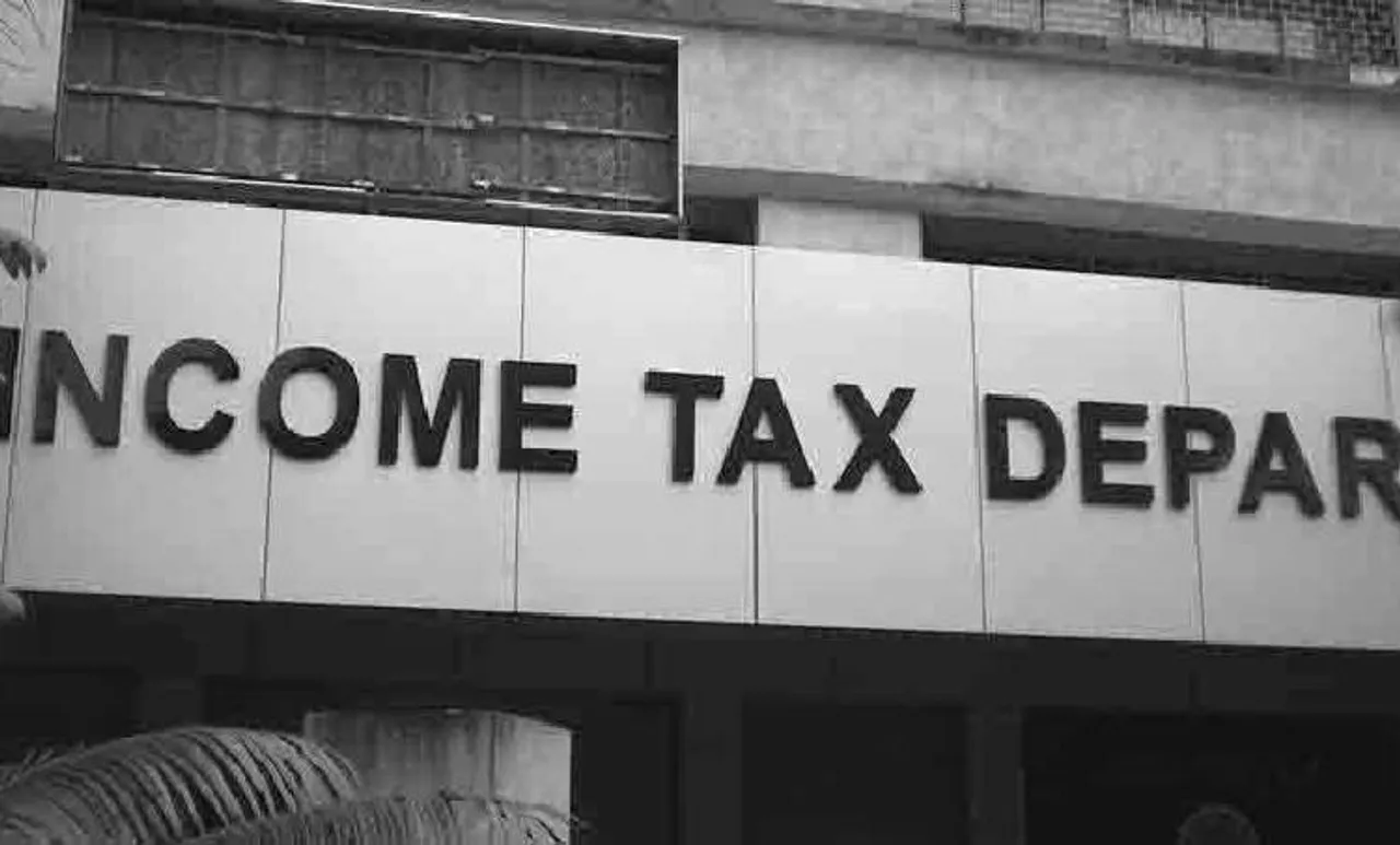 റിലയൻസ് കുടുംബത്തിന് ആദായ നികുതി വകുപ്പ് നോട്ടീസ് അയച്ചു