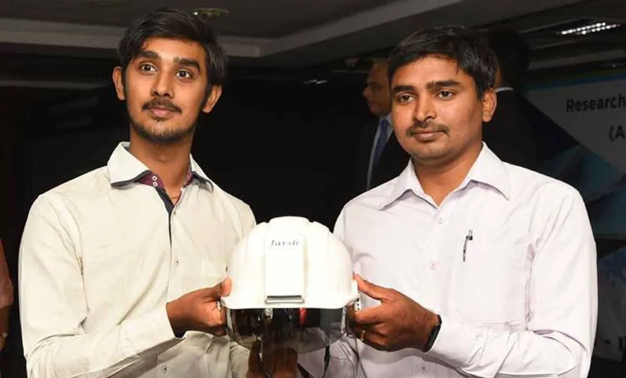 ബൈക്ക് യാത്രക്കാര്‍ക്ക് കുളിരേകുന്ന എസി ഹെല്‍മറ്റുമായി ഹൈദരാബാദ് ടെക്കി യുവാക്കള്‍