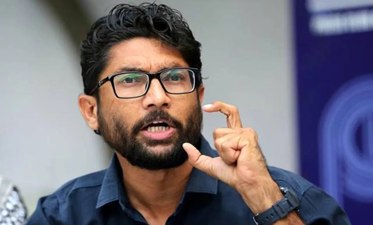 'കേരളം യുഎഇയിലോ ഇന്ത്യയിലോ ? കുറച്ചെങ്കിലും ചിന്തിക്കൂ' മോദിയോട് ജിഗ്നേഷ് മേവാനി