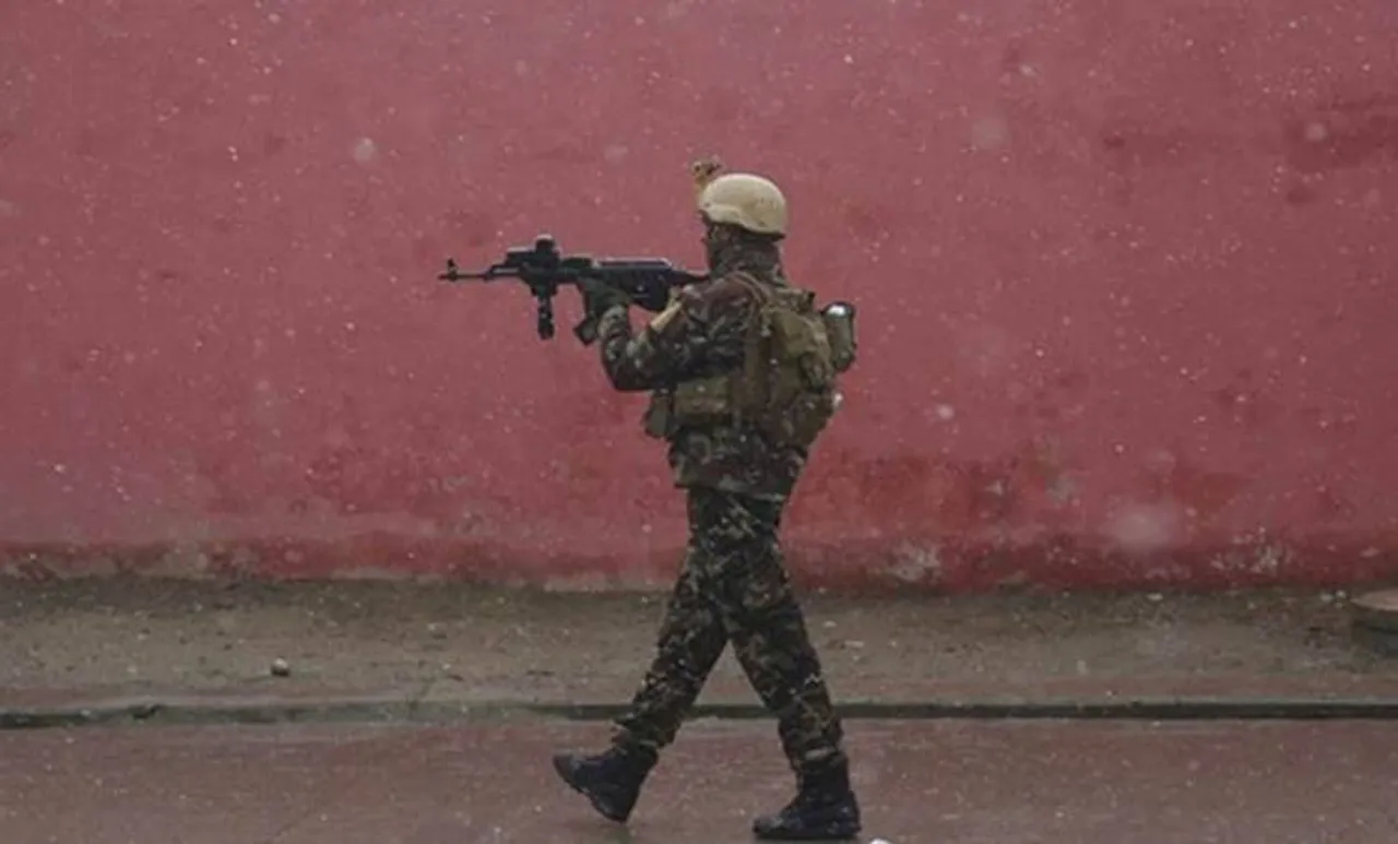 കാബൂളിൽ രണ്ടിടത്ത് ചാവേർ ആക്രമണം; മാധ്യമപ്രവർത്തകരടക്കം 21 പേർ കൊല്ലപ്പെട്ടു