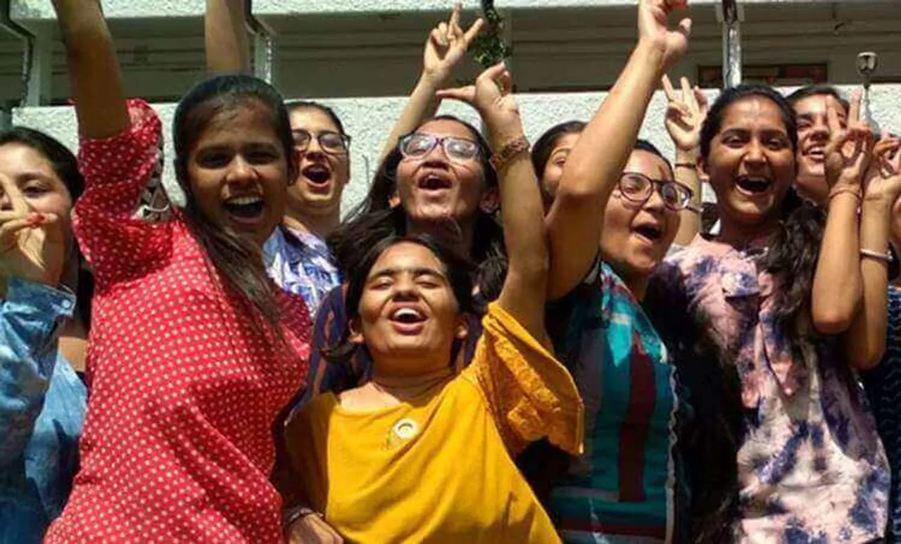 CBSE Board Class 10th Result 2020 LIVE Updates: സിബിഎസ്ഇ 10-ാം ക്ലാസ് പരീക്ഷാഫലം പ്രഖ്യാപിച്ചു, തിളക്കമാർന്ന വിജയവുമായി തിരുവനന്തപുരം മേഖല