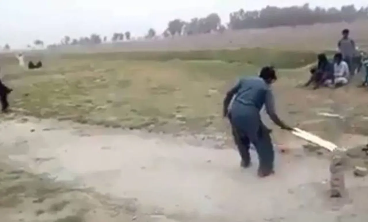 നാട്ടുമ്പുറത്തെ ക്രിക്കറ്റ്; 'ഔട്ട് തര്‍ക്കത്തില്‍' അംപയറായി ഐസിസി