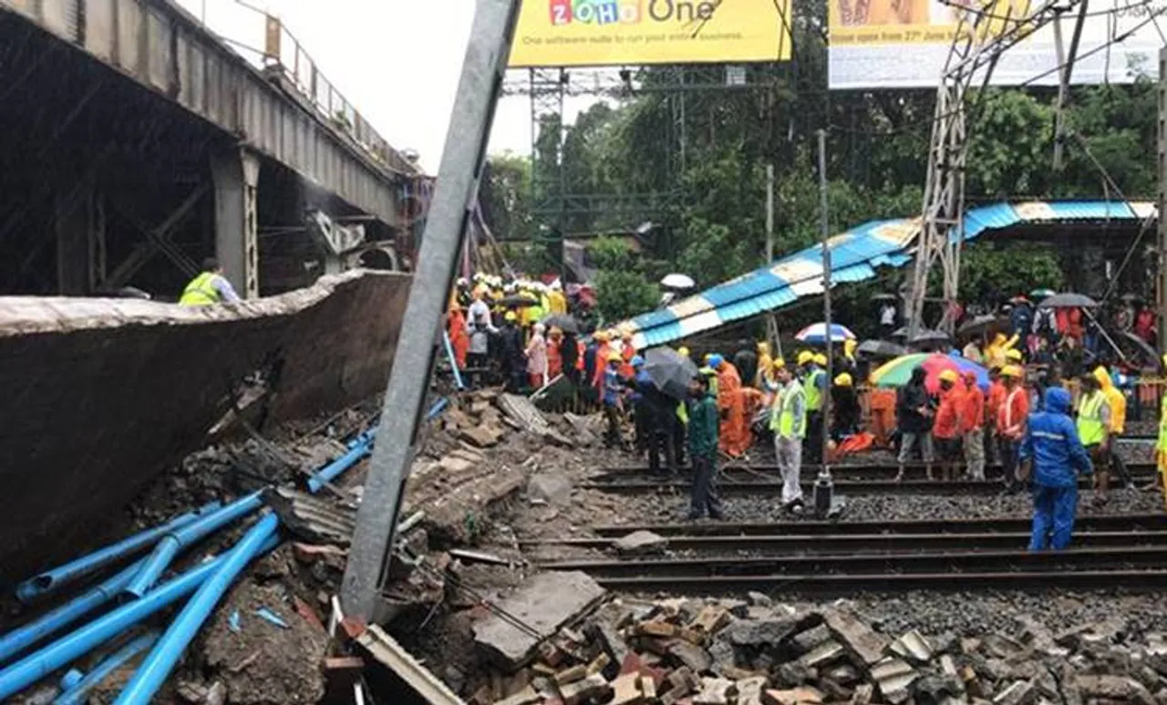 Mumbai Andheri Bridge Collapse Latest News: മുംബൈ അന്ധേരിയിൽ മേൽപ്പാലത്തിന്റെ നടപ്പാത തകർന്നുവീണു