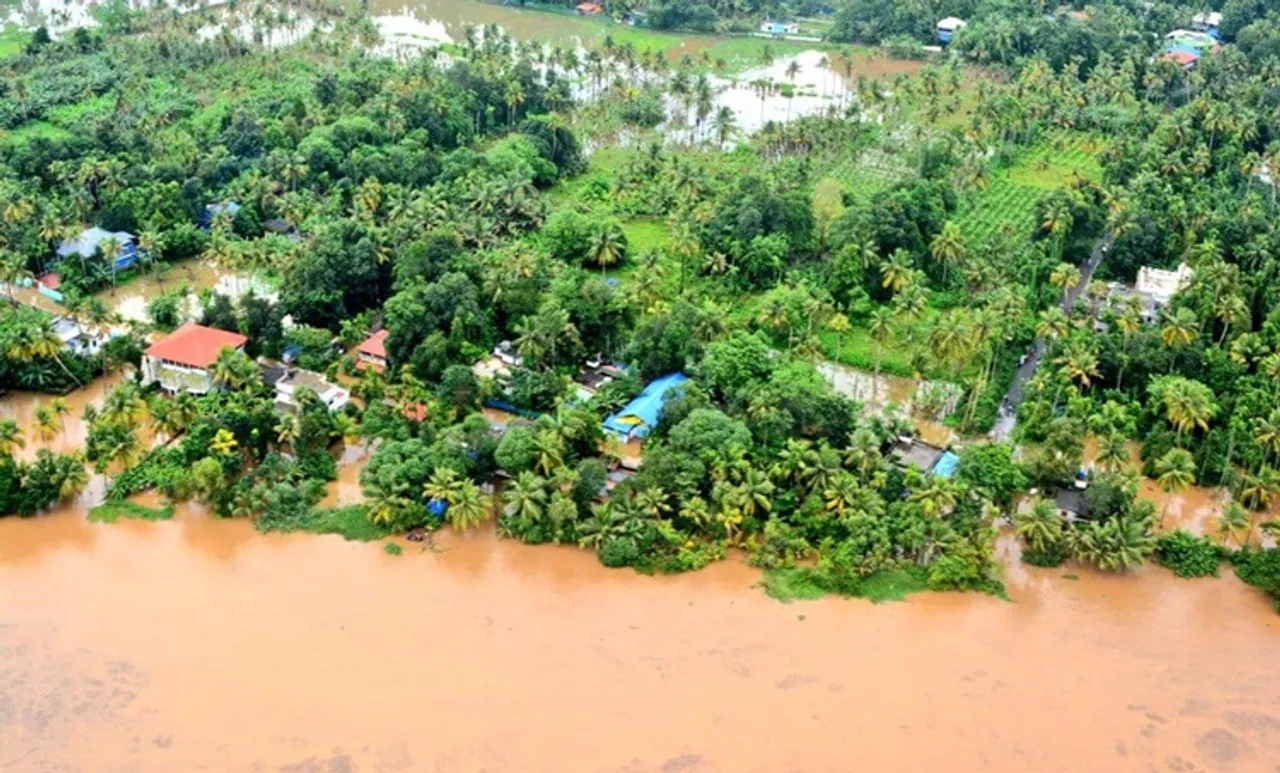 Kerala Floods Rain Live Updates: മുഖ്യമന്ത്രി ദുരന്തനിവാരണ പ്രവർത്തനങ്ങൾ വിലയിരുത്തി; പെരിയാര്‍ തീരത്ത് ജലനിരപ്പില്‍ കുറവ്