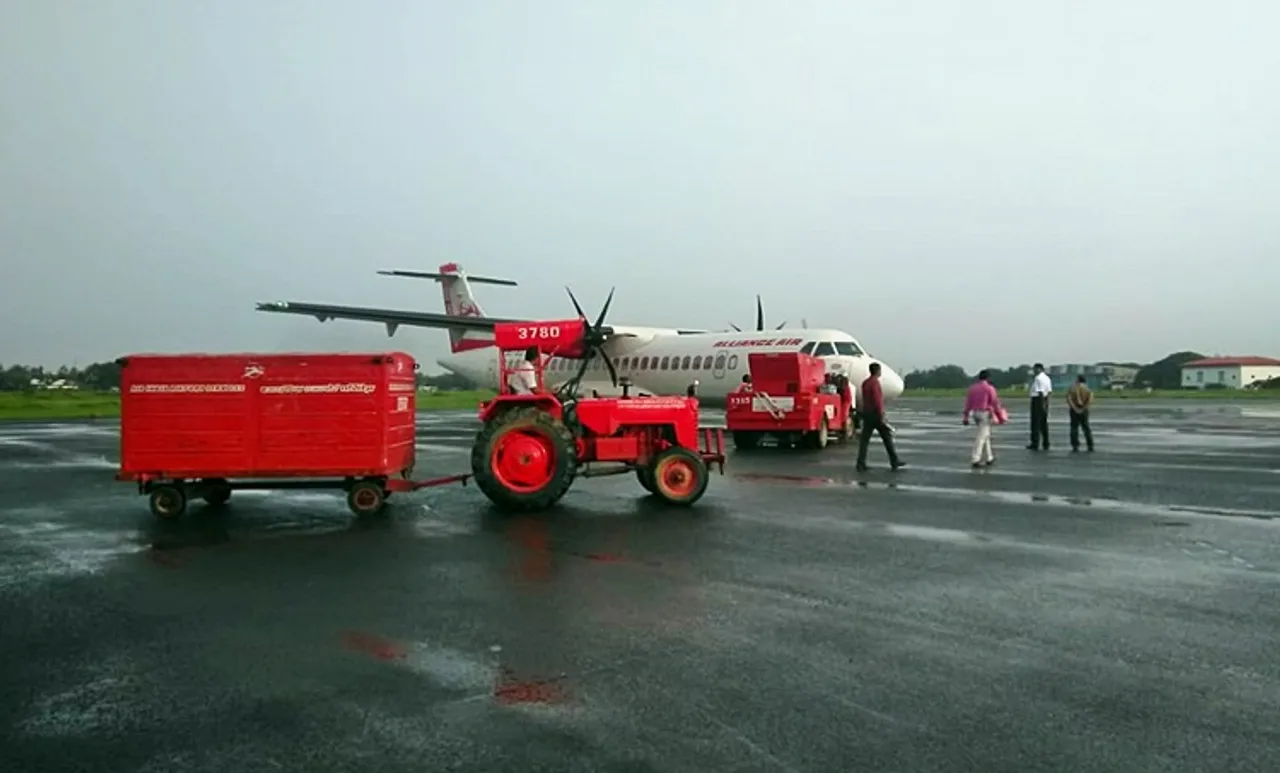 കൊച്ചി നാവിക സേനാ വിമാനത്താവളത്തില്‍ നിന്ന് ആഭ്യന്തര സര്‍വീസ് ആരംഭിച്ചു