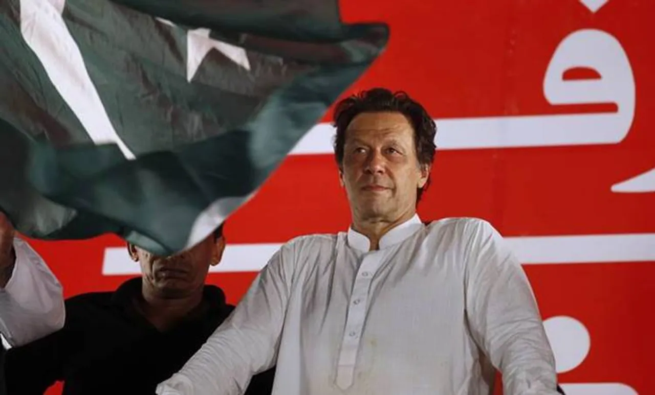 കശ്മീരിന് ഐക്യദാര്‍ഢ്യം പ്രഖ്യാപിച്ച് പാക്കിസ്ഥാന്‍; വെള്ളിയാഴ്ച അരമണിക്കൂര്‍ മാറ്റിവയ്ക്കും