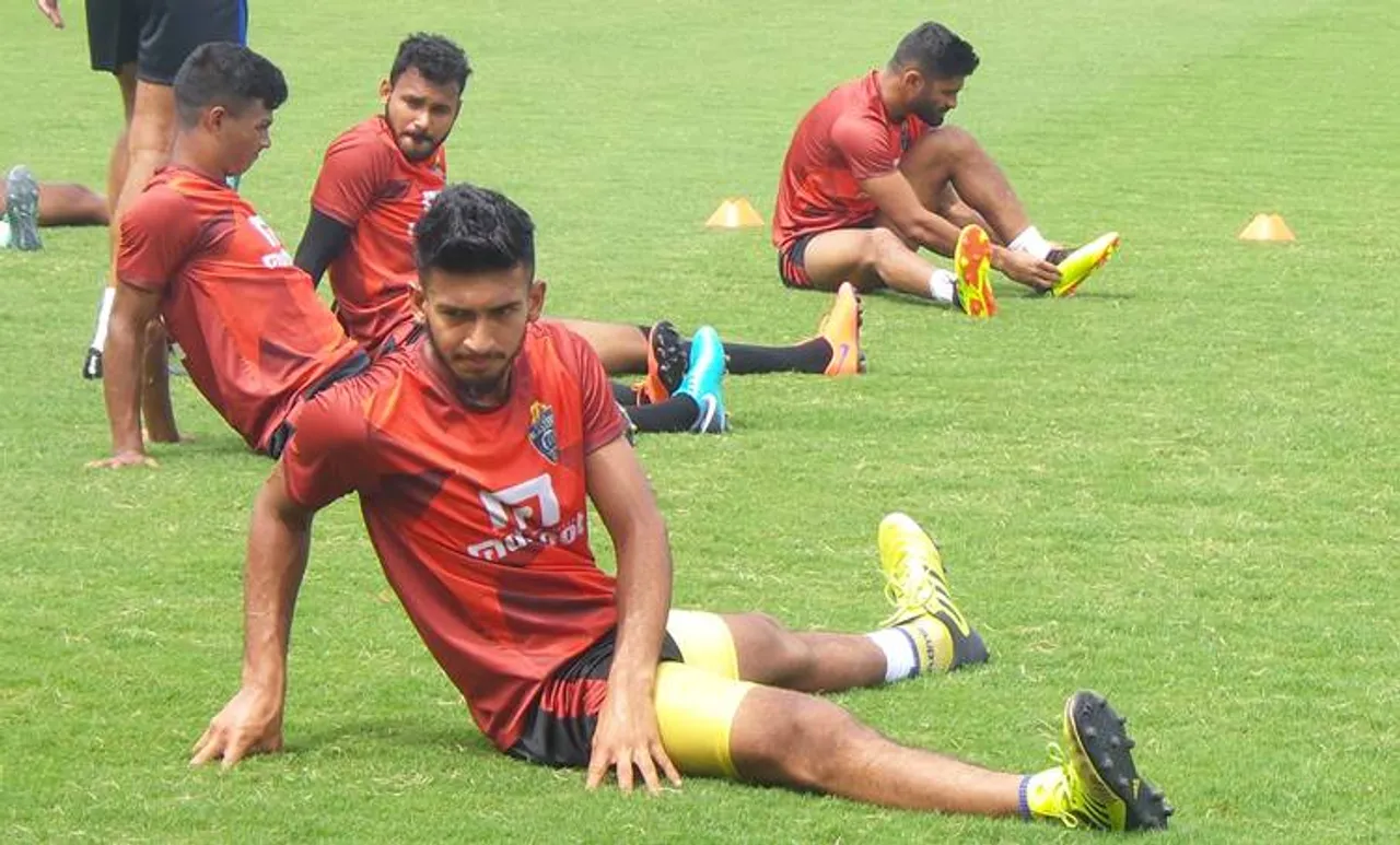 sahal abdul samad, സഹൽ അബ്ദുൾ സമദ്, kerala blasters, കേരള ബ്ലാസ്റ്റേഴ്സ്,football, ഫുട്ബോൾ, football match, ഫുട്ബോൾ ലൈവ്, football news, football skills, ഫുട്ബോൾ സ്കിൽസ്, football players, football games, football score, indian football team, indian football news, ഫുട്ബോൾ വാർത്ത,sports malayalam, sports news football, iemalayalam, ഐഇമലയാളം sports cricket, സ്പോർട്സ് ന്യൂസ്, sports news,കായിക വാർത്തകൾ, indian football captain, isl 2018, isl point table, isl schedule, indian super league, ഇന്ത്യൻ സൂപ്പർ ലീഗ്, isl today, isl today match, ഐഎസ്എൽ, isl today match score, kerala blasters, kerala blasters news, കേരള ബ്ലാസ്റ്റേഴ്സ്, kerala blasters next match, kerala blasters match, kbfc, kerala blasters, gokulam kerala, ഗോകുലം കേരള എഫ് സി, gokulam kerala fc news, i league, indian football league,