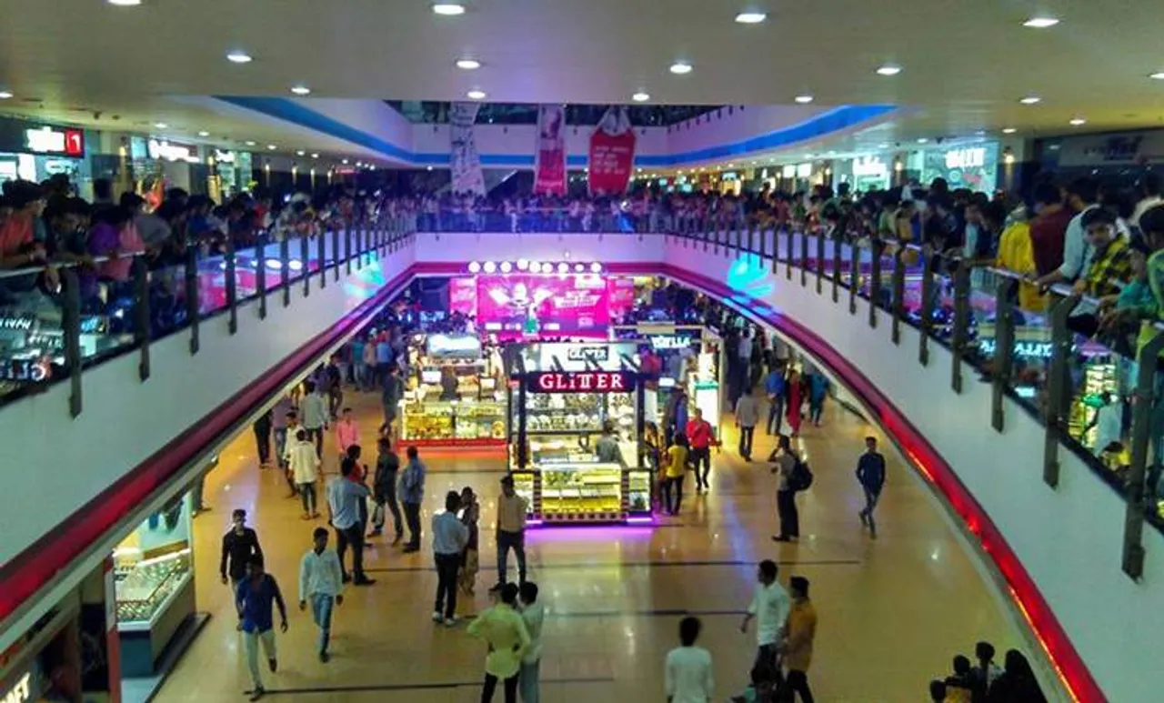 ഡിസ്‌കൗണ്ട് ചോദിച്ചു, ഇല്ലെന്ന് മറുപടി; സെയിൽസ്‌മാന്മാരെ വെടിവച്ച് കൊന്നു