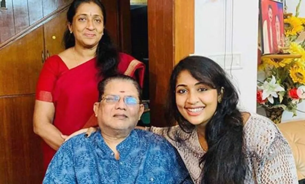 'മാണിക്യവീണയേന്തി' നവ്യ നായരെത്തി; ഏറ്റുപാടി ആനന്ദിച്ച് ജഗതി ശ്രീകുമാര്‍