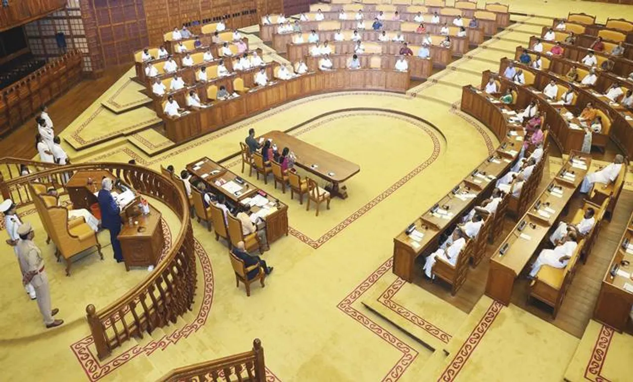 ശബരിമലയിൽ സുപ്രീംകോടതി വിധി നടപ്പാക്കാൻ സർക്കാർ ബാധ്യസ്ഥർ: ഗവർണർ