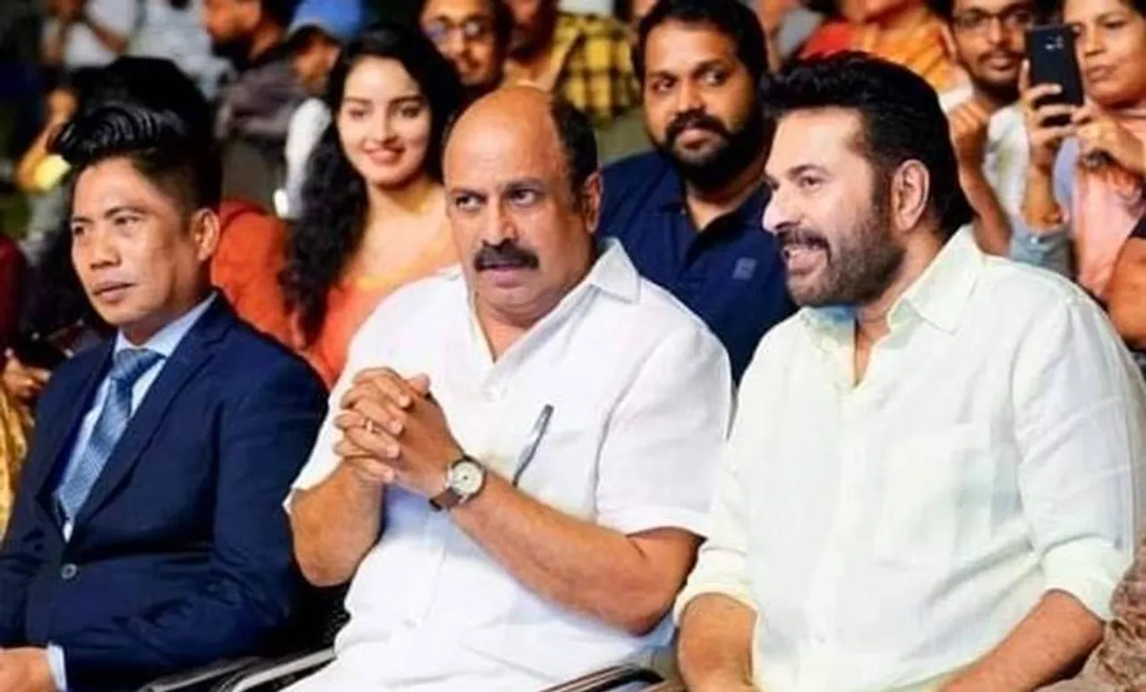 സിനിമയെ ഞാൻ തള്ളുന്നില്ല, ഇഷ്ടപ്പെട്ടാൽ നിങ്ങൾ തള്ളുക; സദസ്സിനെ കയ്യിലെടുത്ത് മമ്മൂട്ടിയുടെ മാസ് ഡയലോഗ്