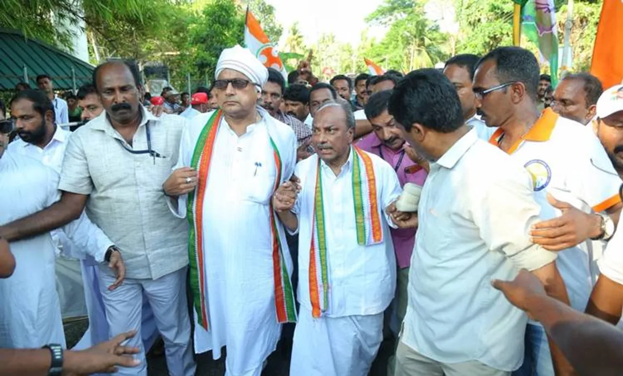 Congress, കോണ്‍ഗ്രസ്, Lok Sabha Election 2019, ലോക്സഭാ തിരഞ്ഞെടുപ്പ് 2019, AK Antony, എകെ ആന്റണി, Shashi Tharoor, ശശി തരൂര്‍, Social Media, Investigation, അന്വേഷണം