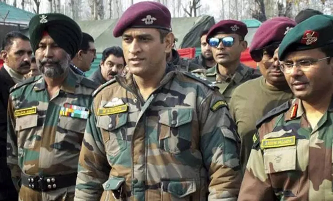MS Dhoni, ധോണി, Army, സൈന്യം, kashmir, കശ്മീര്‍, patrolling, പട്രോളിങ്, cricket , ക്രിക്കറ്റ്, ie malayalam, ഐഇ മലയാളം