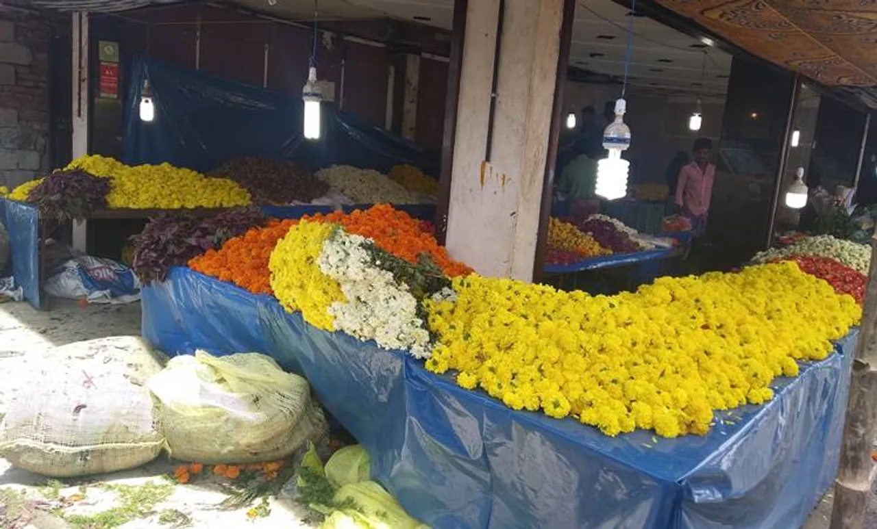 Onam, Covid Onam, Onam Restrictions, Kerala Government, Pinarayi Vijayan, Onam Shoping,ഓണം, നിയന്ത്രണങ്ങൾ, Kerala Covid News Live, കേരള കോവിഡ് വാർത്തകൾ തത്സമയം, Kerala Covid 19 News Kerala, കേരളത്തിലെ കോവിഡ് വാർത്തകൾ, Covid News Kerala, കേരളത്തിലെ കോവിഡ് വാർത്തകൾ, Covid 19, Kerala Numbers, കോവിഡ് 19, Thiruvannathapuram, തിരുവനന്തപുരം, Thrissur, തൃശൂർ, Total patients in Kerala, Kerala Covid, കേരള കോവിഡ്, Corona, കൊറോണ, IE Malayalam, ഐഇ മലയാളം,