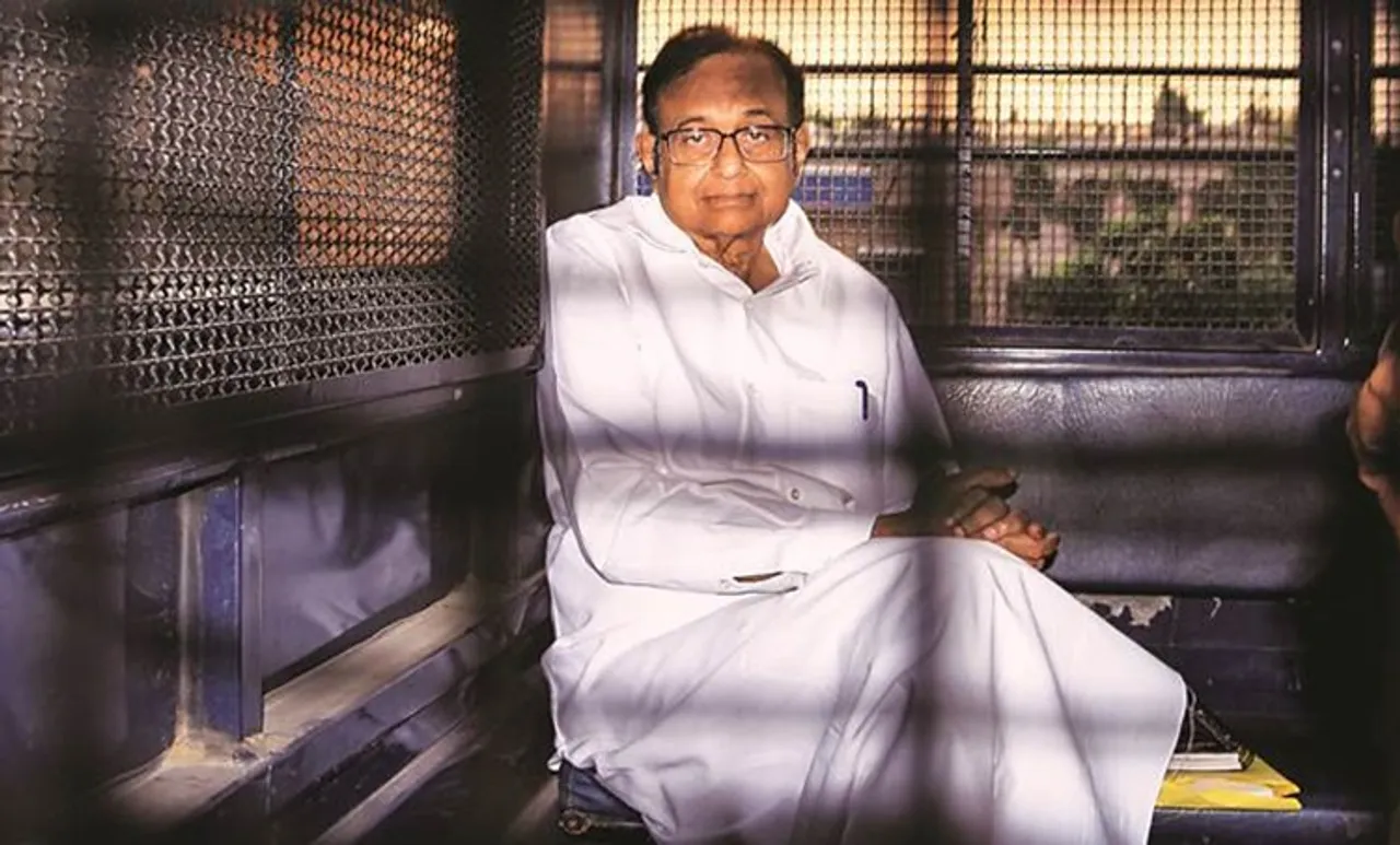 ഐഎന്‍എക്‌സ് മീഡിയ കേസ്: സിബിഐ കുറ്റപത്രത്തിൽ ചിദംബരവും മകനും ഉൾപ്പെടെ 14 പേര്‍