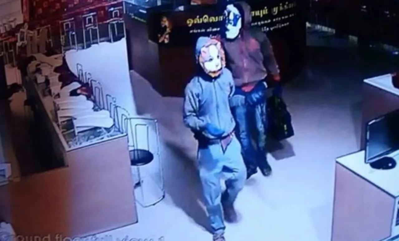 സിനിമ സ്റ്റെെൽ കവർച്ച, മോഷ്‌ടാക്കൾ ധരിച്ചത് മൃഗങ്ങളുടെ മുഖംമൂടി; കവർന്നത് 50 കിലോ സ്വർണം